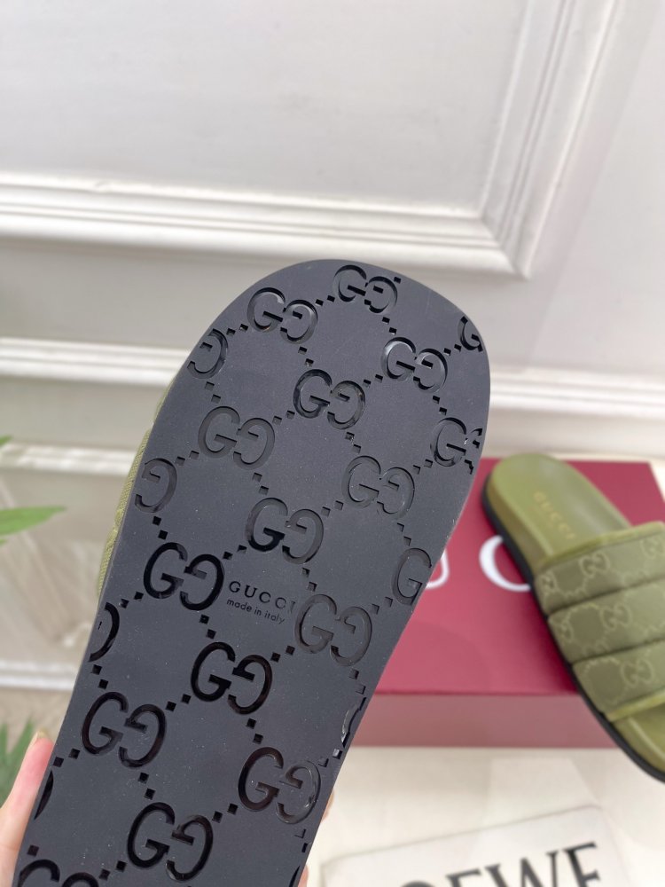 Шльопанці жіночі фото 9