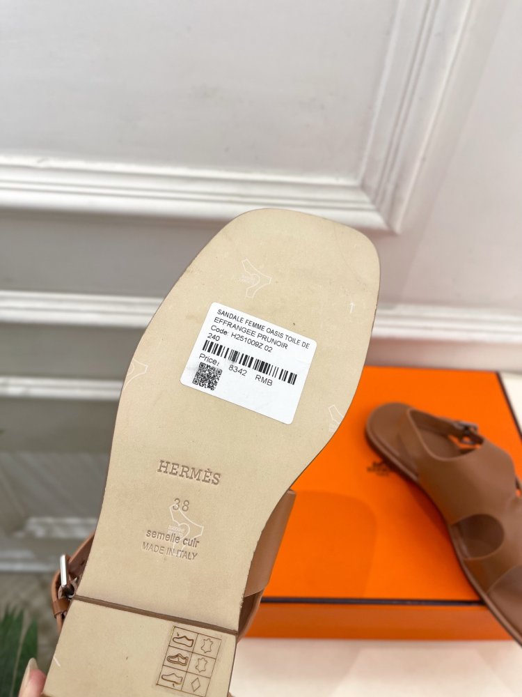 Шлепанцы женские фото 9