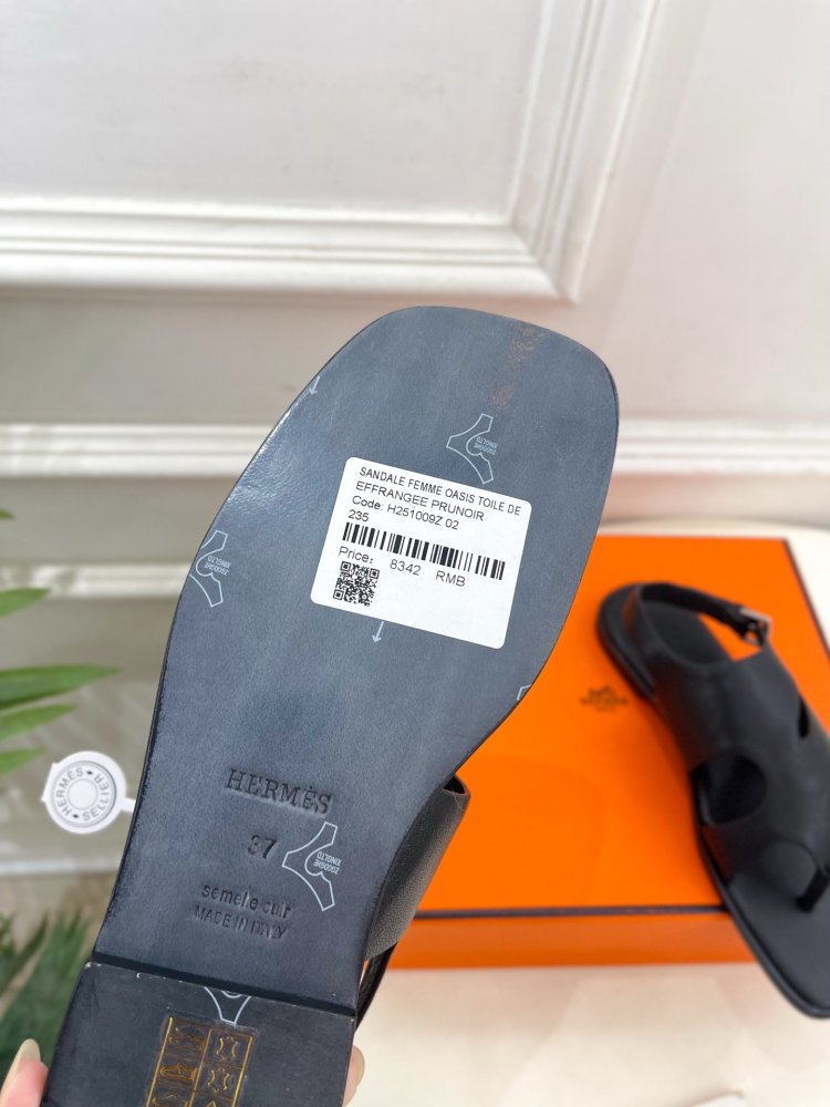 Шльопанці жіночі фото 9