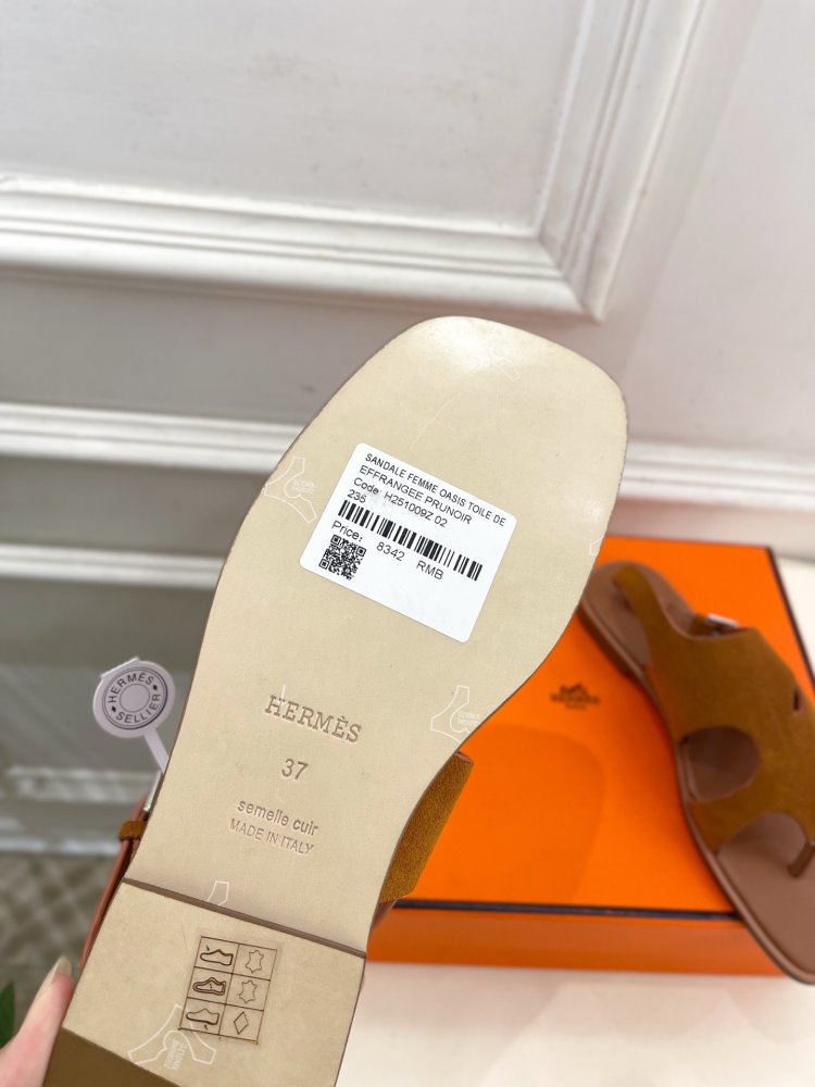 Шльопанці жіночі фото 9