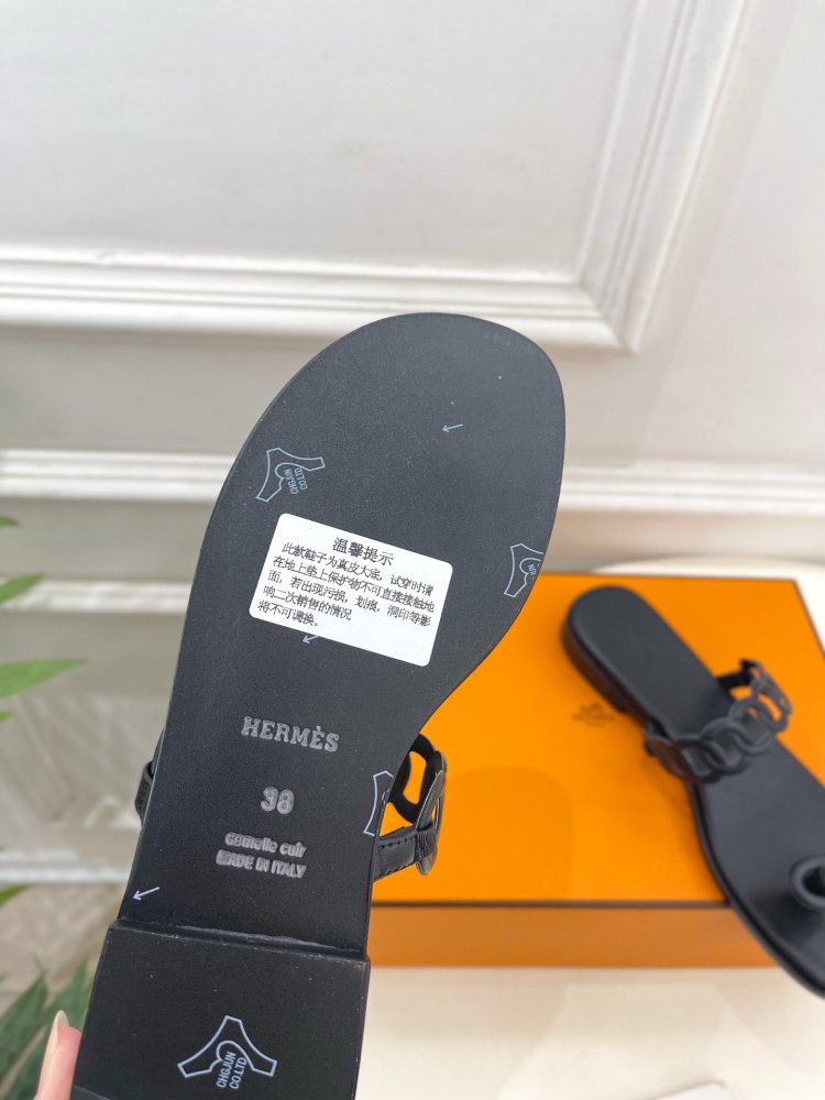 Шльопанці жіночі фото 9