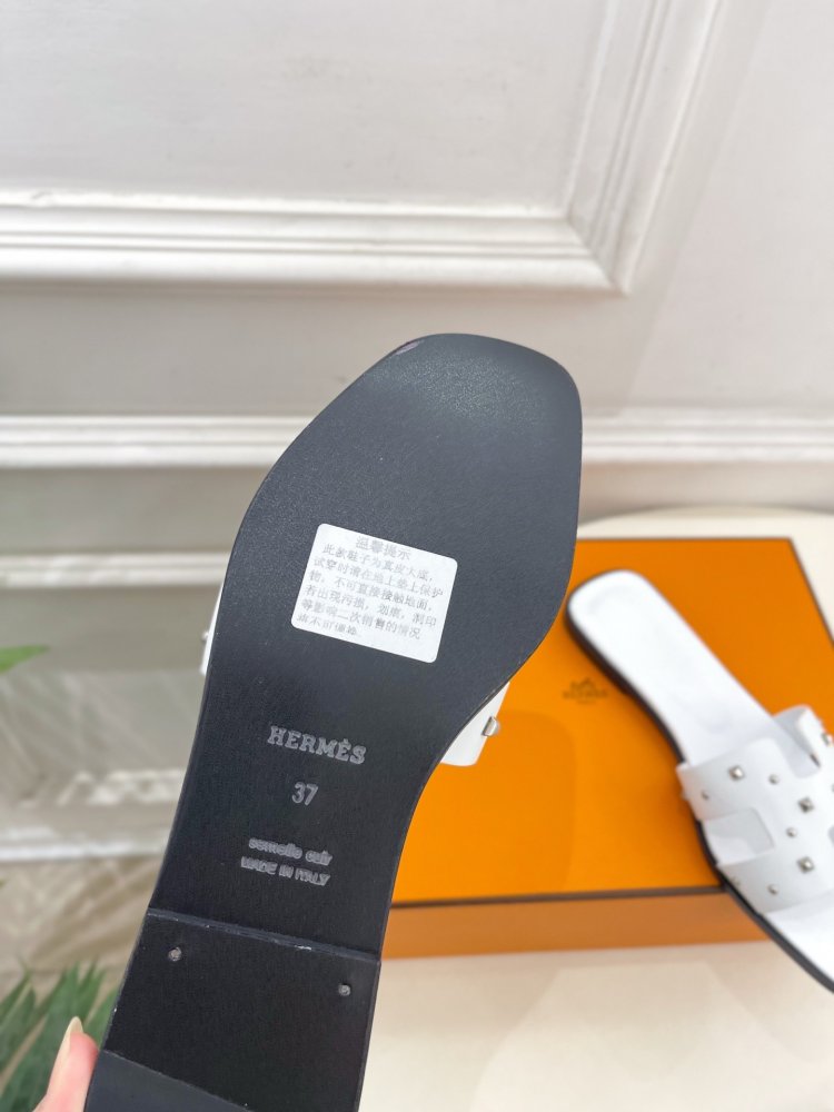 Шльопанці жіночі фото 9