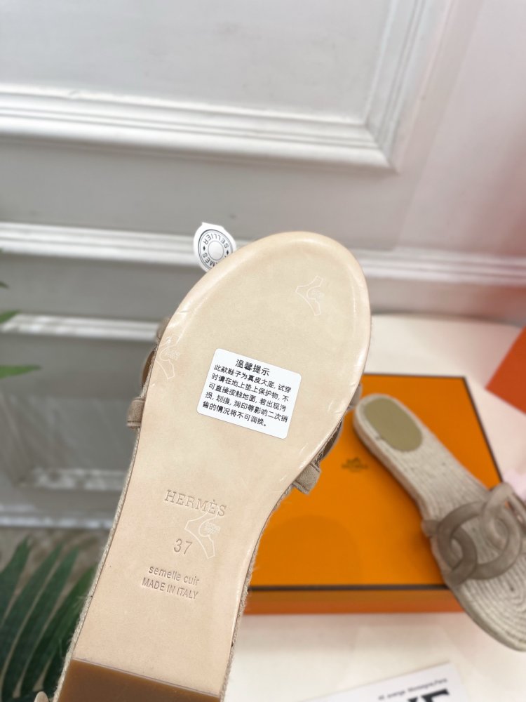 Шлепанцы женские фото 9