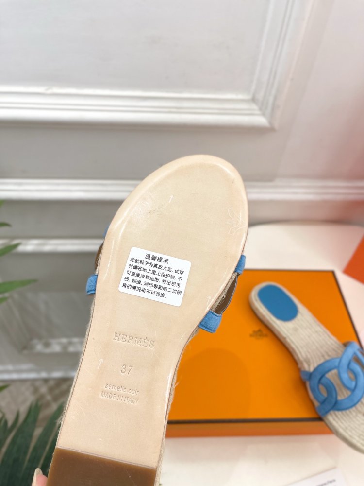 Шлепанцы женские фото 9