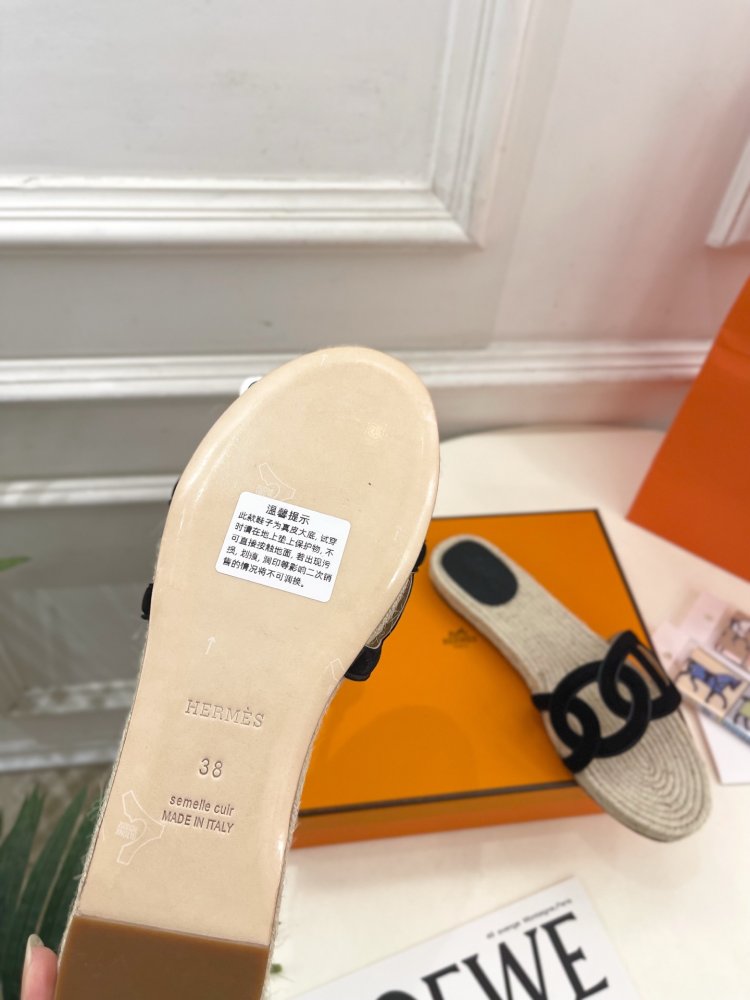 Шльопанці жіночі фото 9