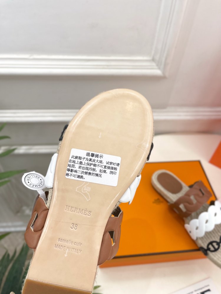 Шльопанці жіночі фото 9