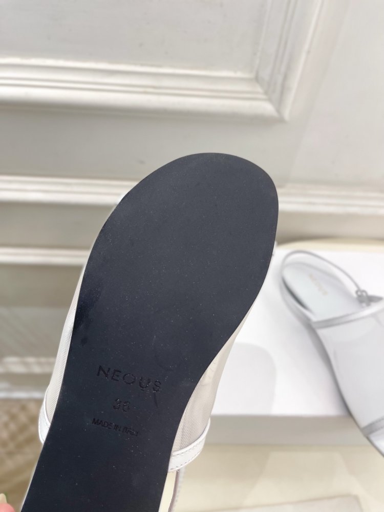 Шльопанці жіночі фото 9