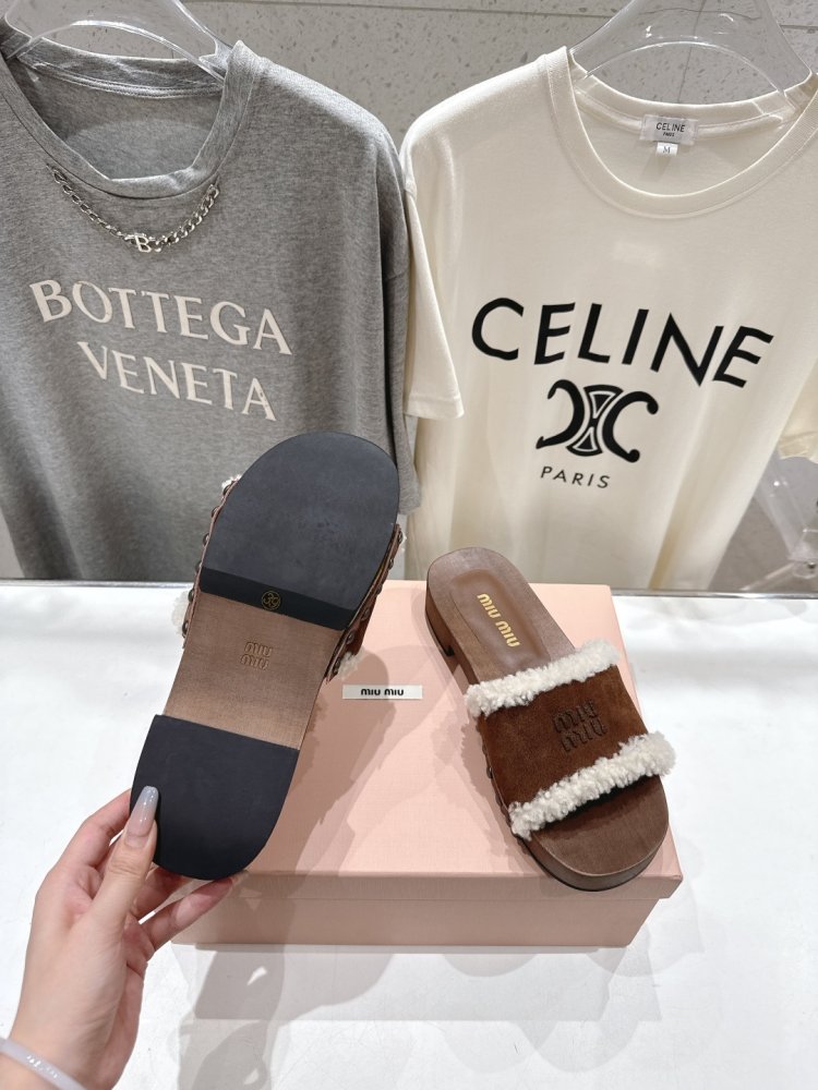 Шльопанці жіночі фото 9