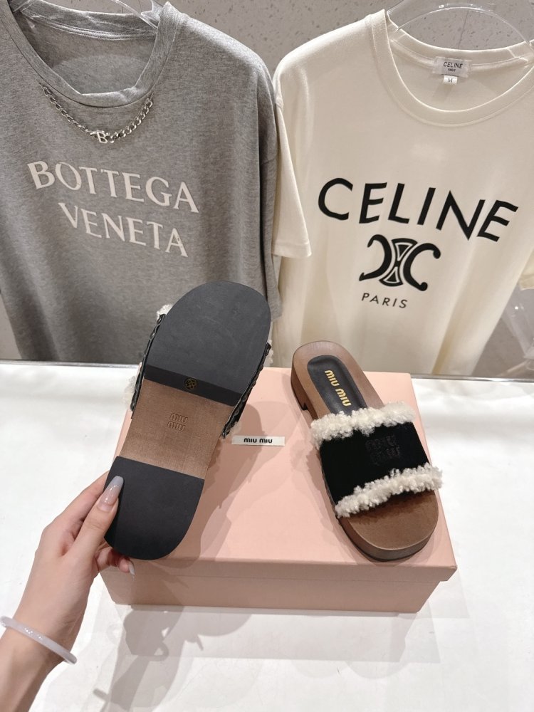 Шльопанці жіночі фото 9