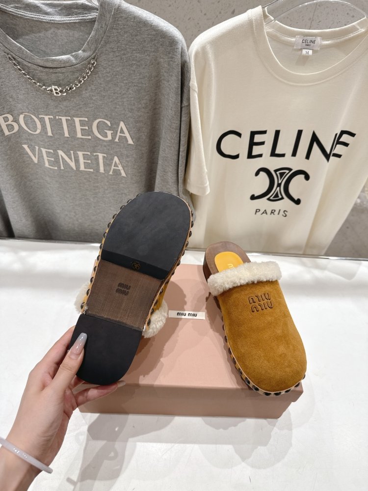 Шльопанці жіночі фото 9