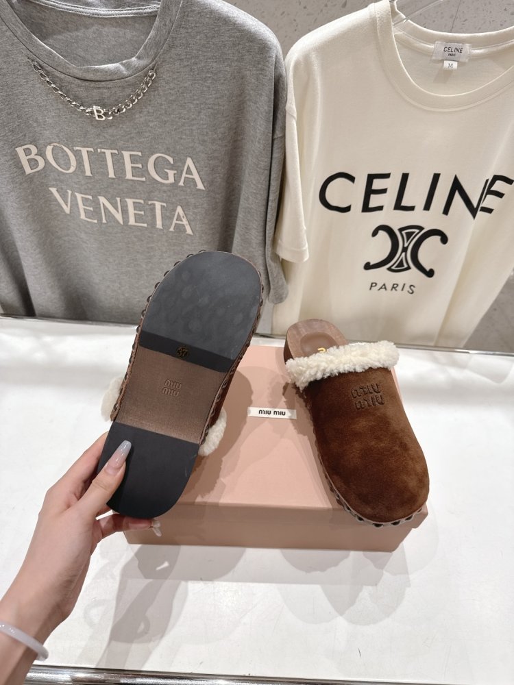 Шльопанці жіночі фото 9