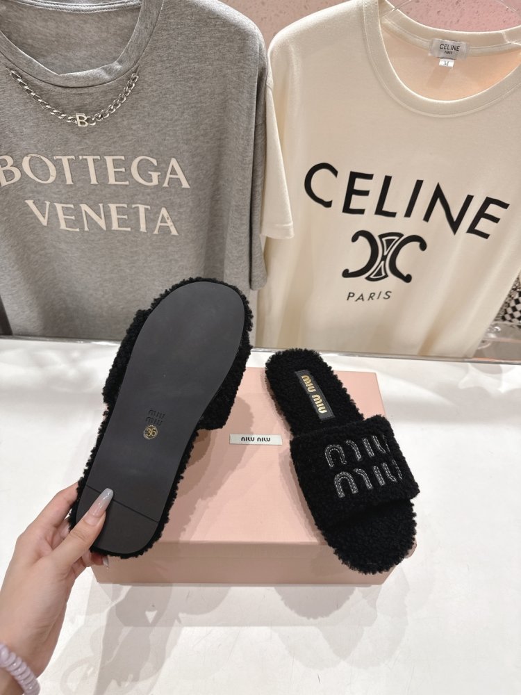 Шльопанці жіночі фото 9