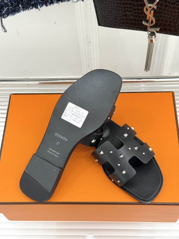 Шлепанцы женские фото 9