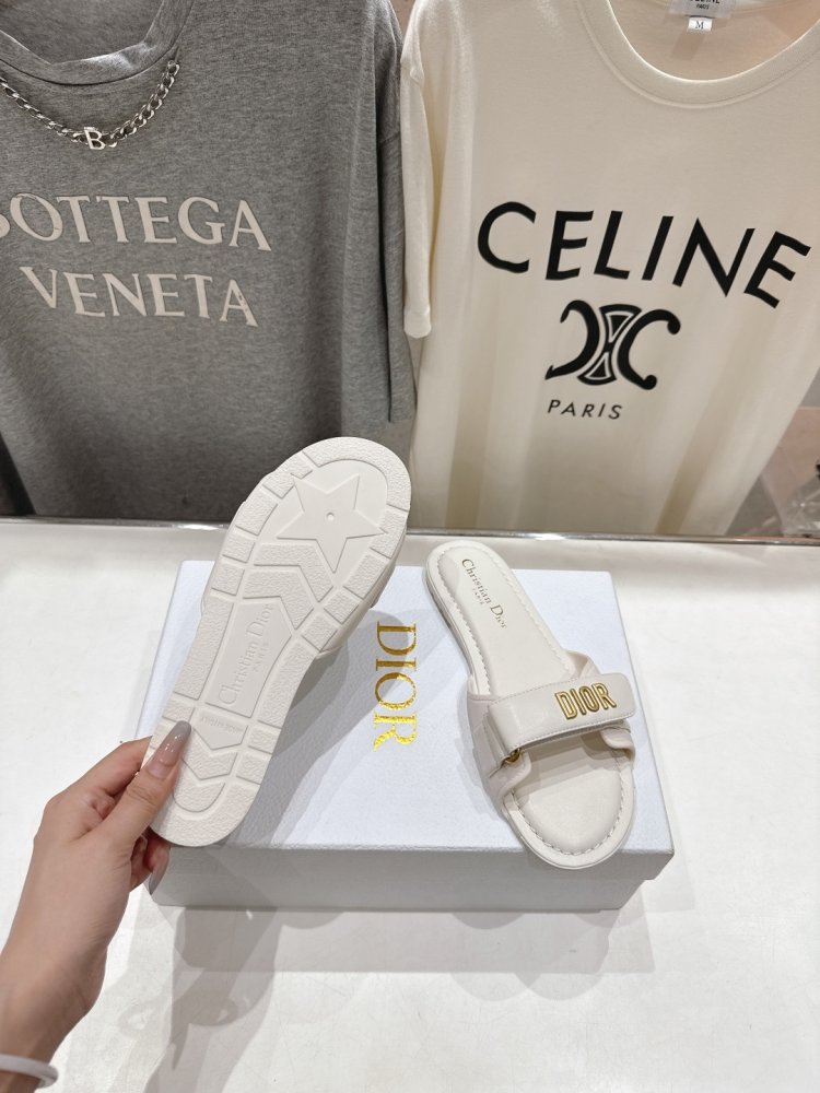 Шлепанцы женские фото 9