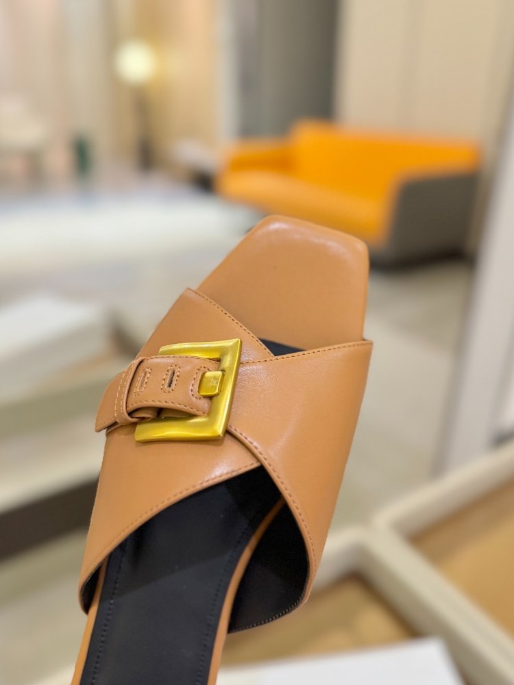 Шлепанцы женские фото 9