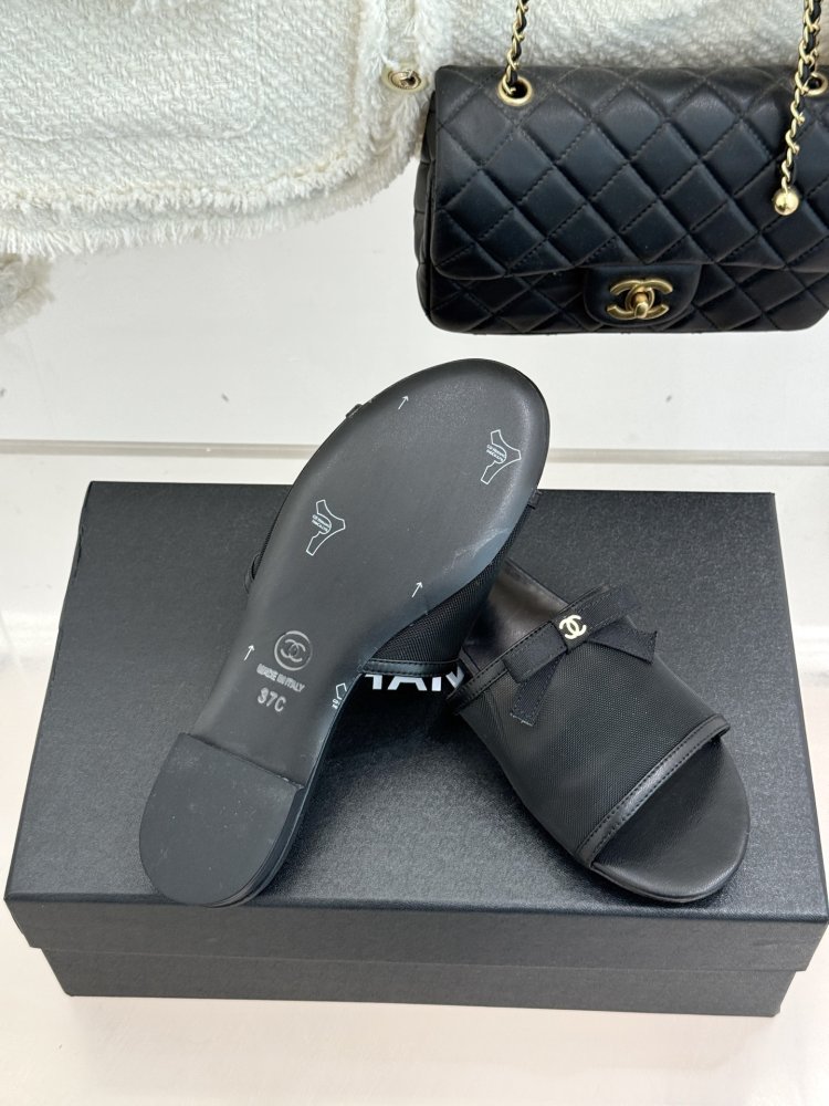 Шлепанцы женские фото 9