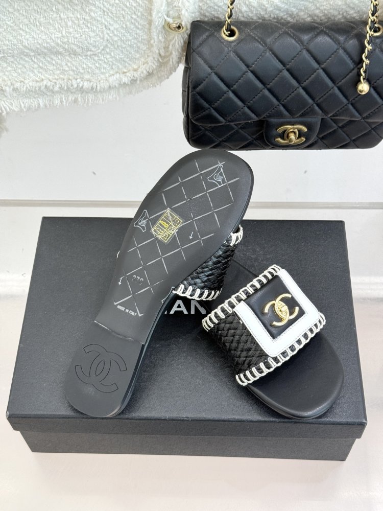 Шлепанцы женские фото 9