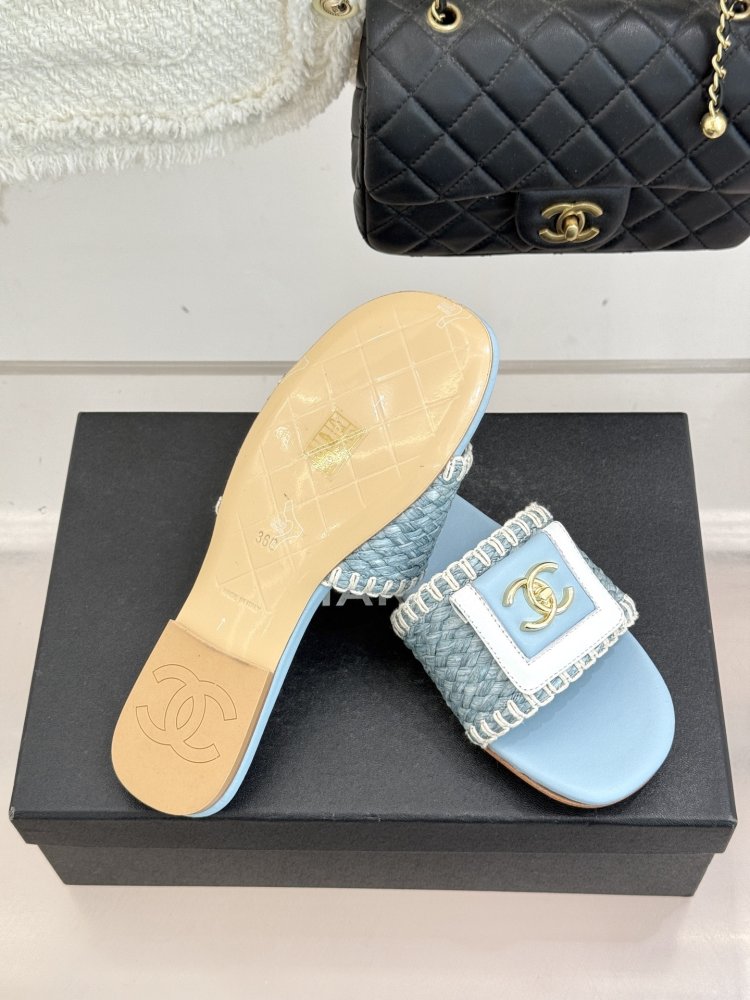 Шлепанцы женские фото 9