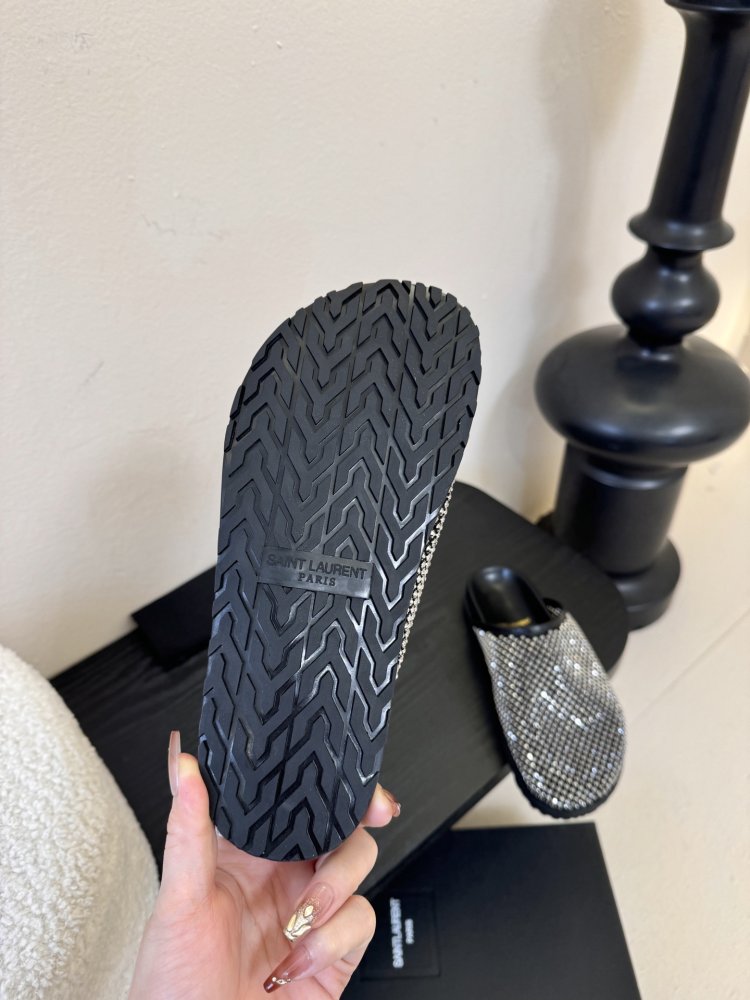 Шлепанцы женские фото 9