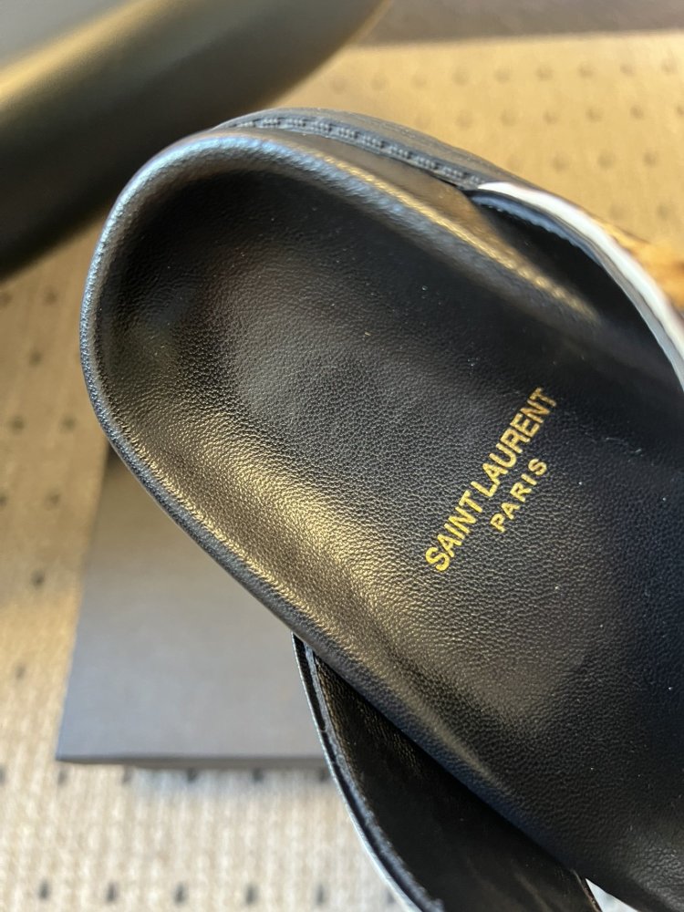 Шлепанцы женские фото 9