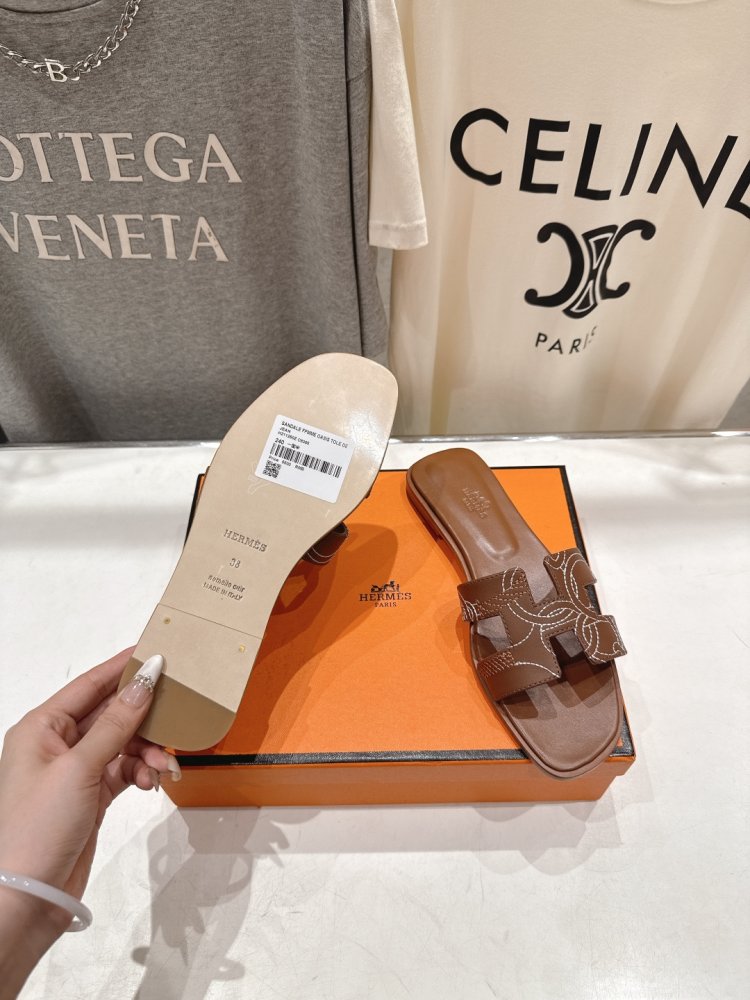 Шлепанцы женские фото 9