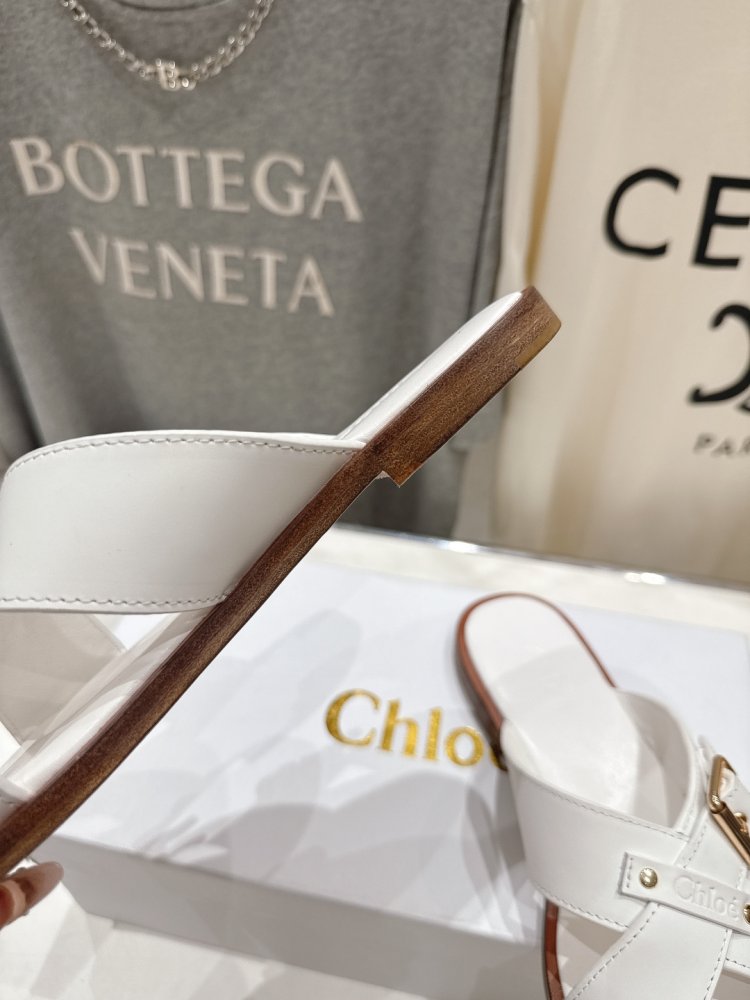 Шлепанцы женские фото 9