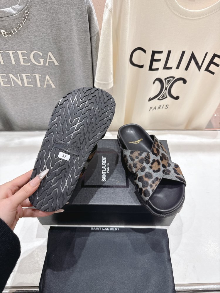 Шлепанцы женские фото 9