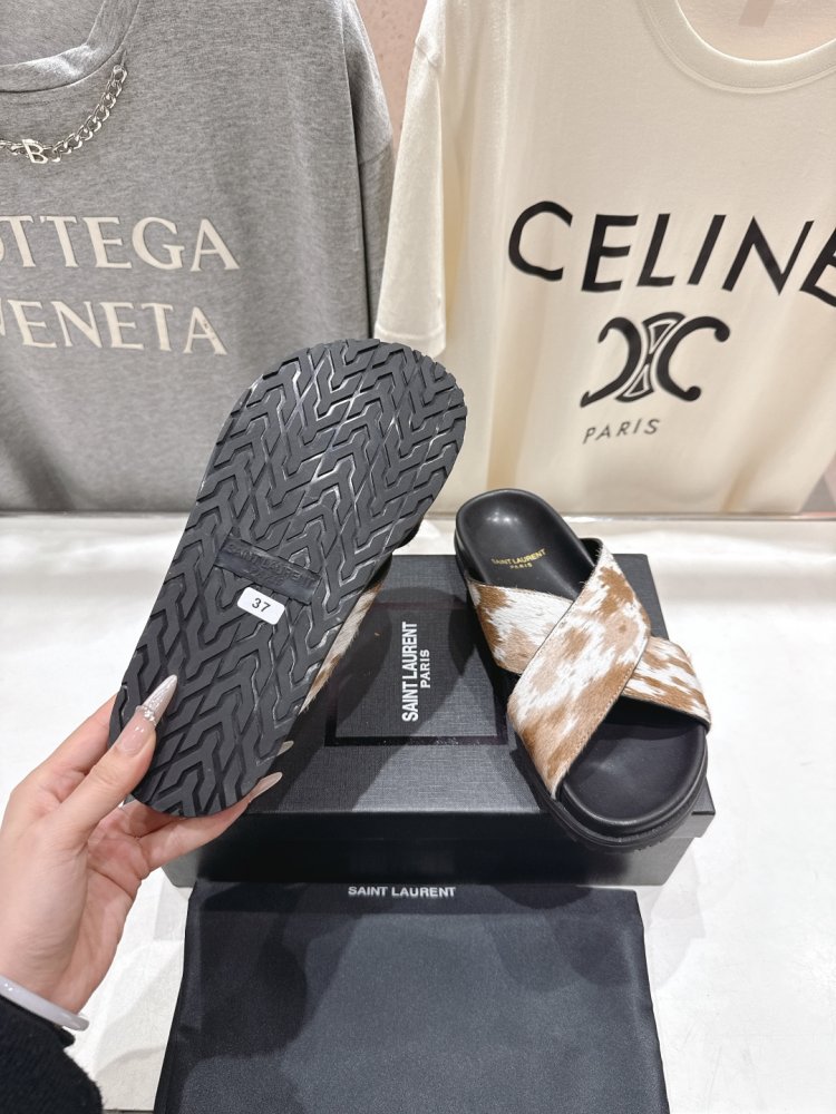 Шлепанцы женские фото 9