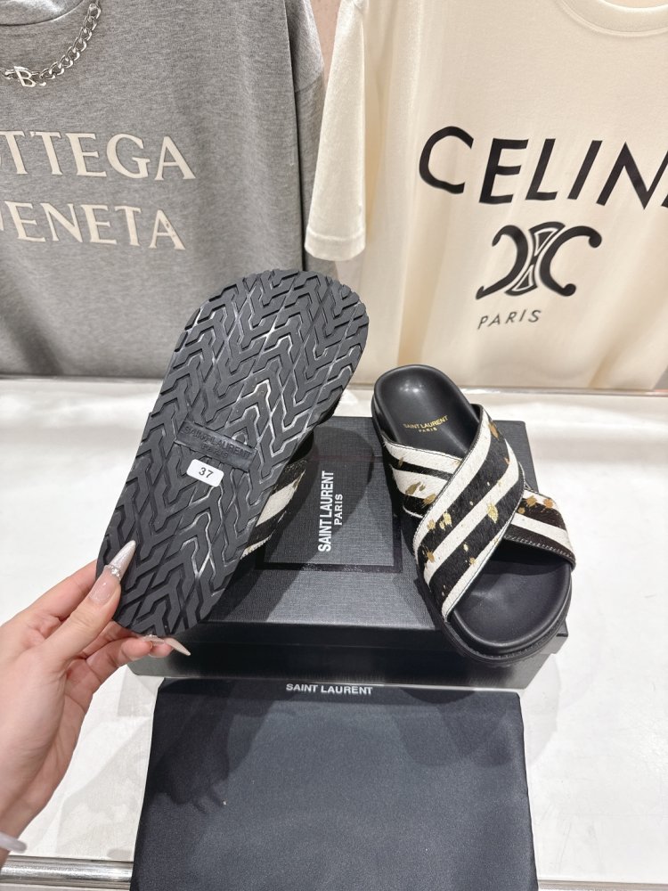 Шлепанцы женские фото 9