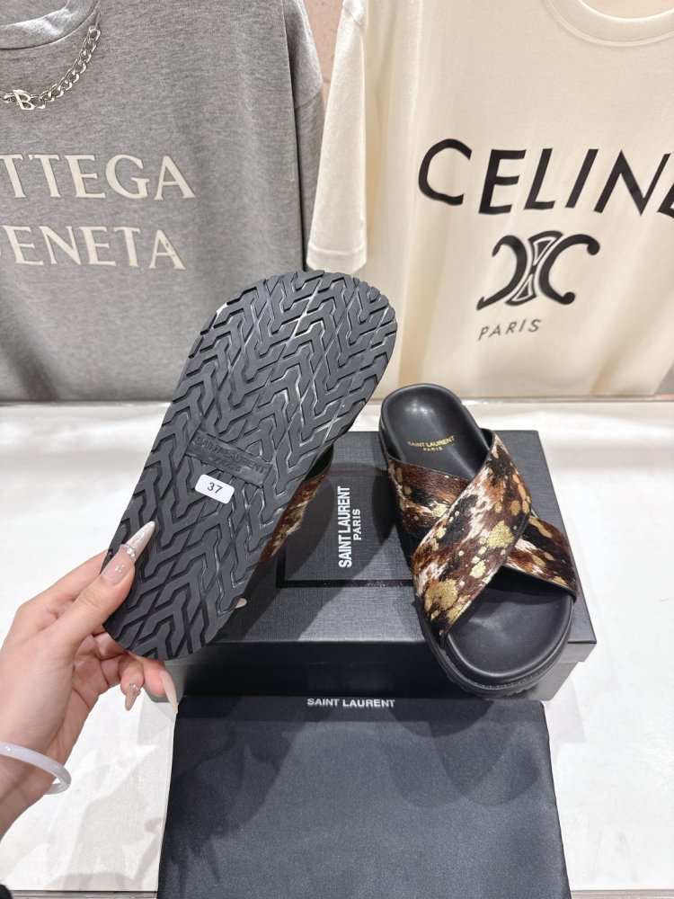 Шлепанцы женские фото 9