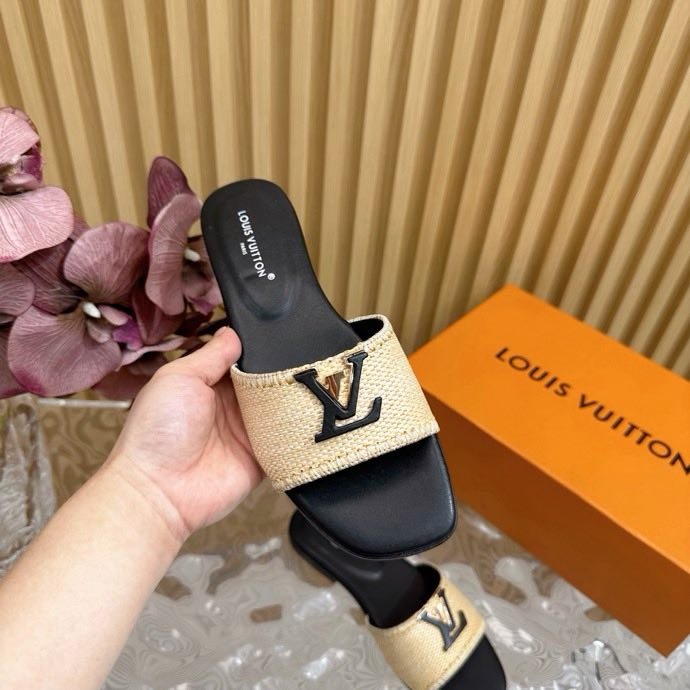 Шлепанцы фото 2