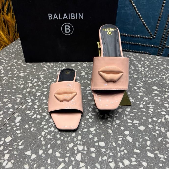 Шлепанцы фото 2