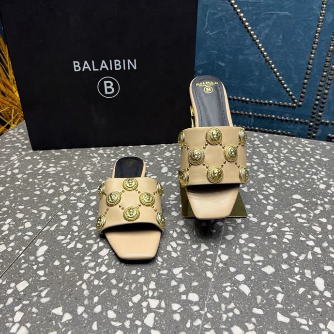 Шлепанцы фото 6