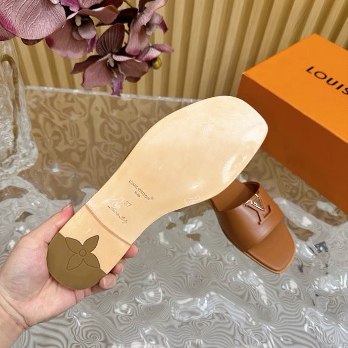 Шлепанцы фото 7