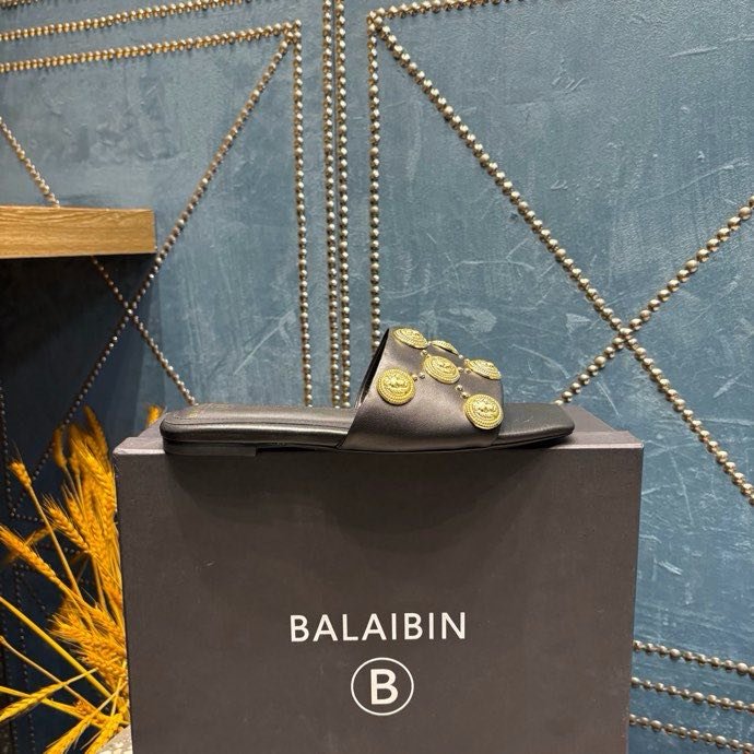 Шлепанцы фото 7