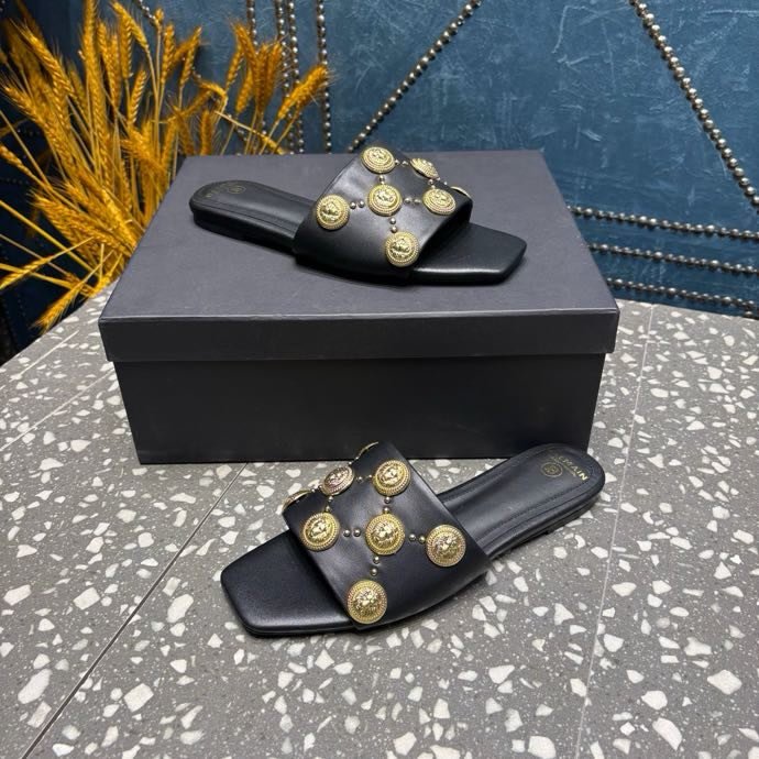 Шлепанцы фото 9