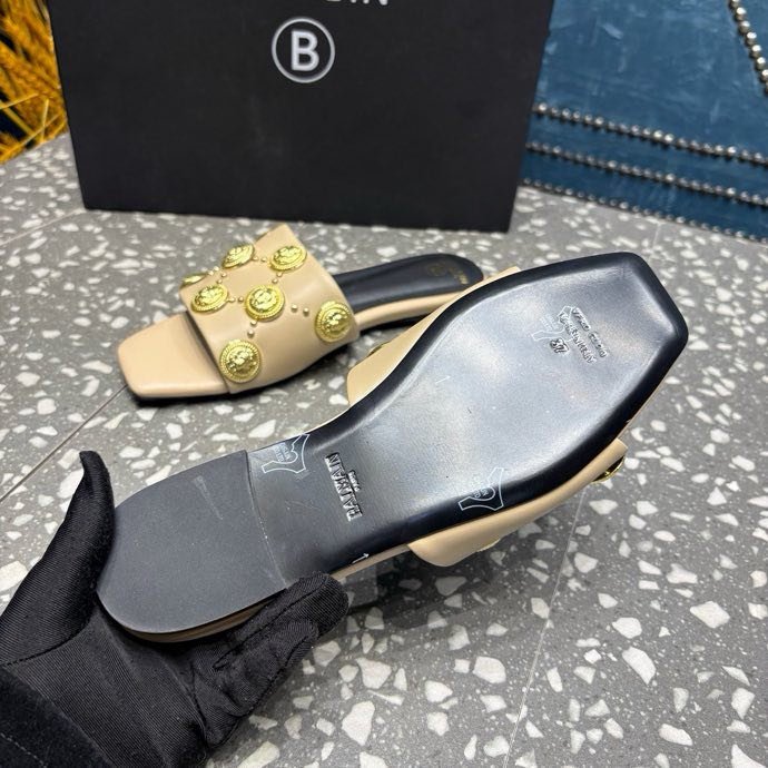 Шлепанцы фото 9