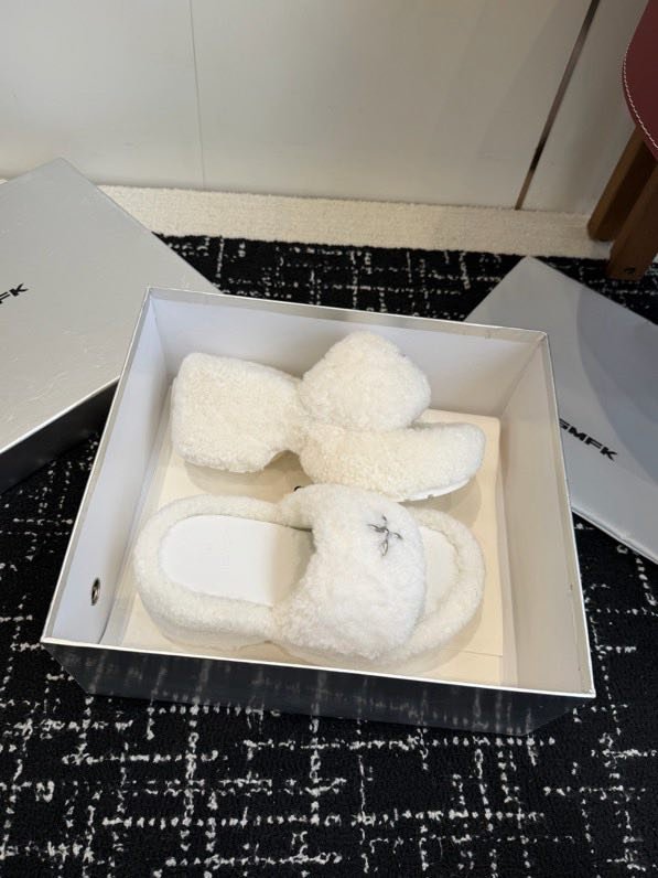 Шлепки на платформе меховые фото 2