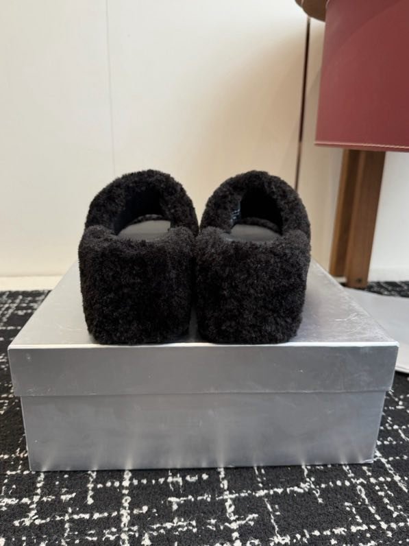 Шльопанці на платформі хутряні фото 4