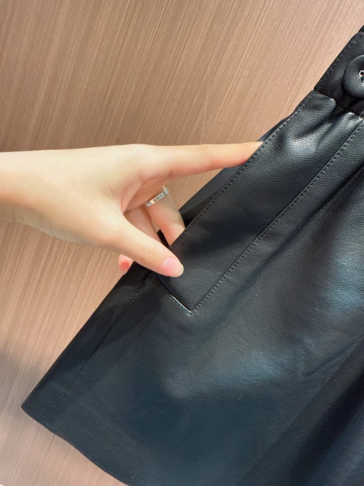 Shorts leather women's фото 7