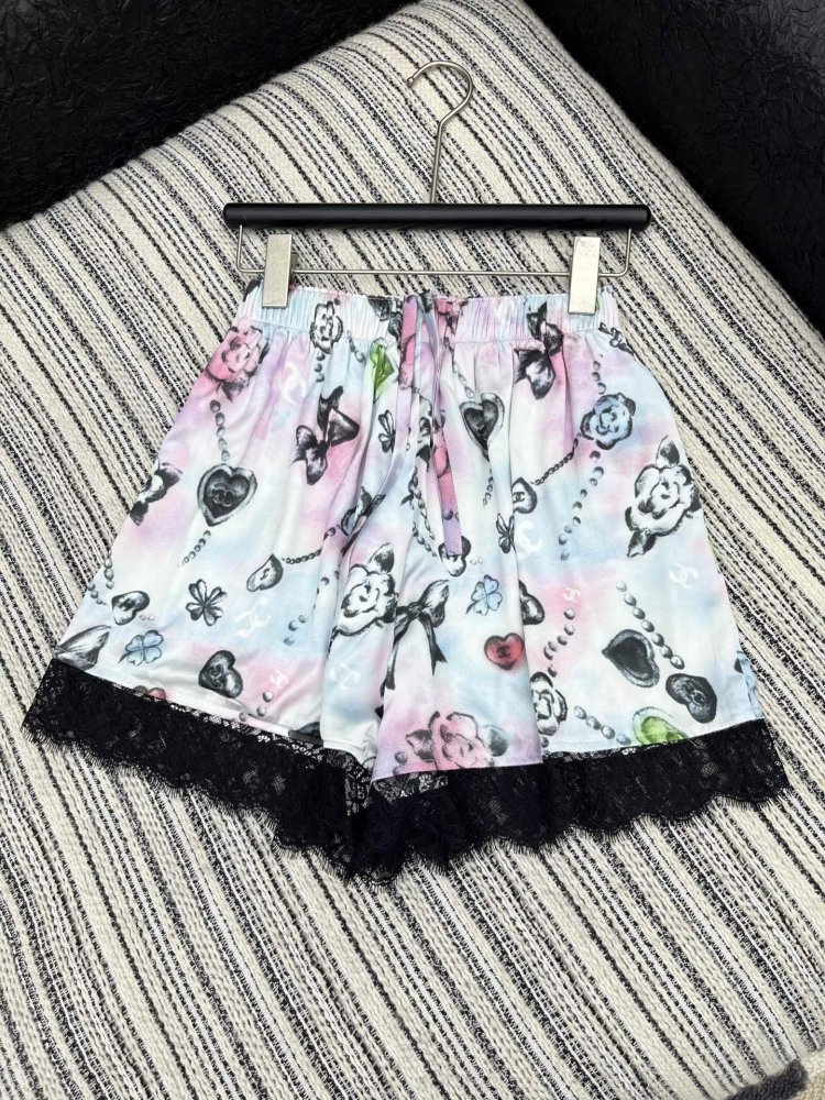 Шорты женские