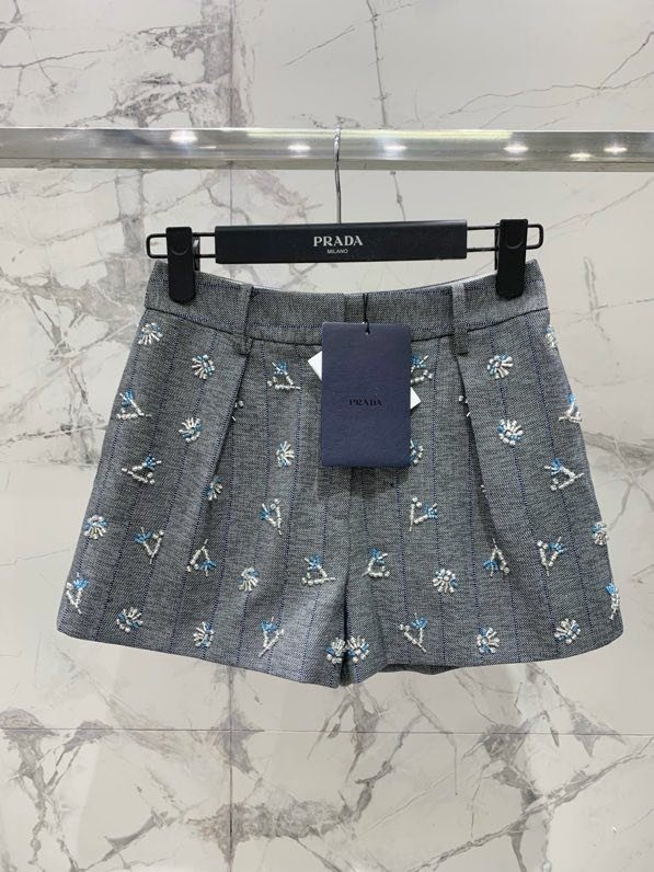 Шорты женские