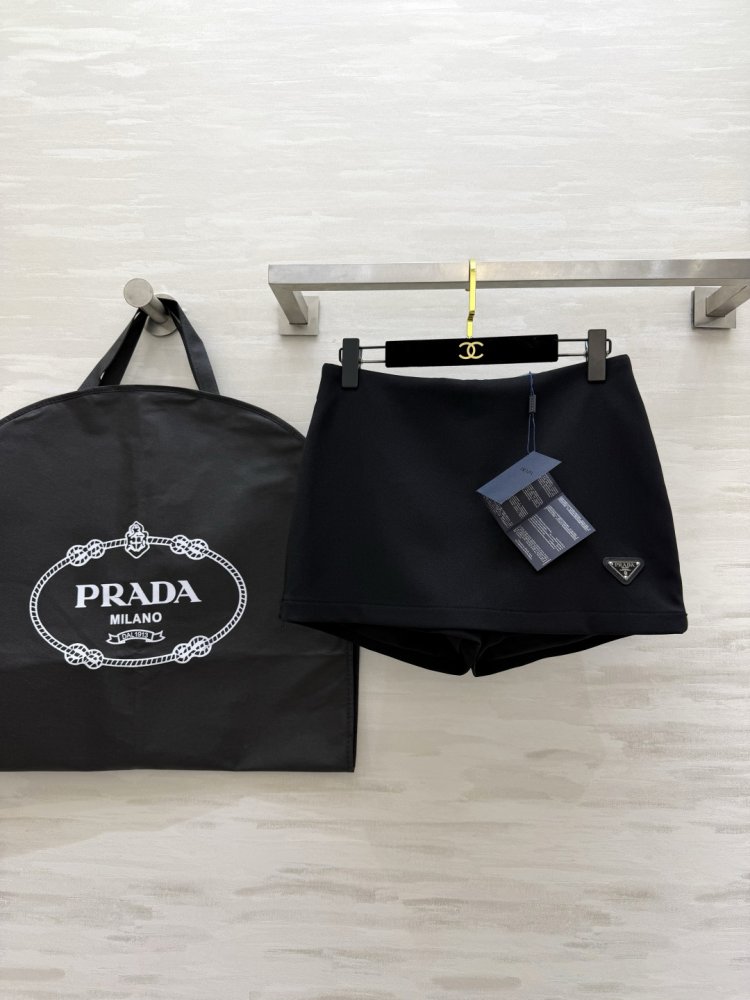 Шорты женские