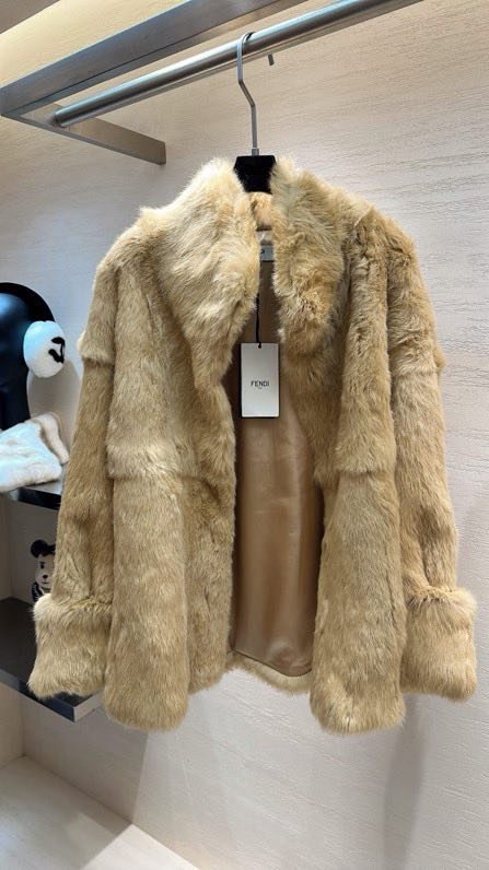 Шуба из кроличьего меха фото 2