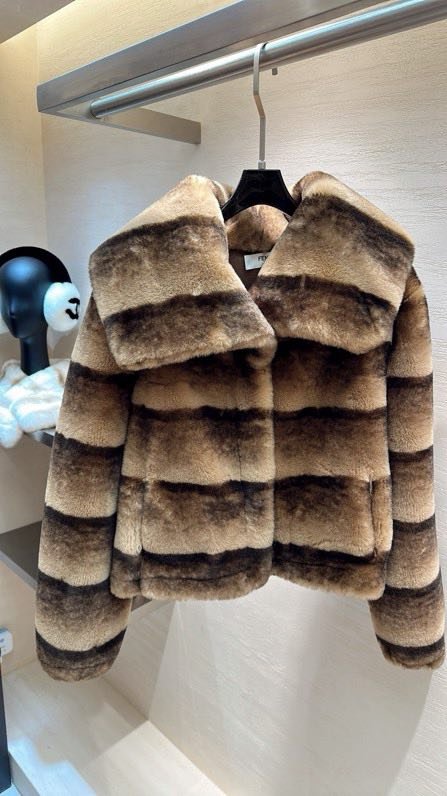 Шуба из кроличьего меха фото 3