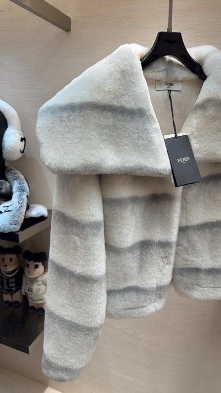 Шуба из кроличьего меха фото 4