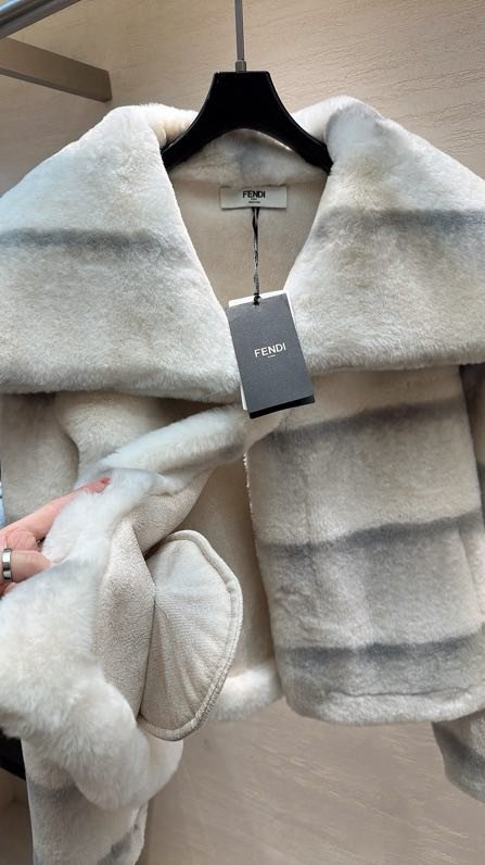 Шуба из кроличьего меха фото 5