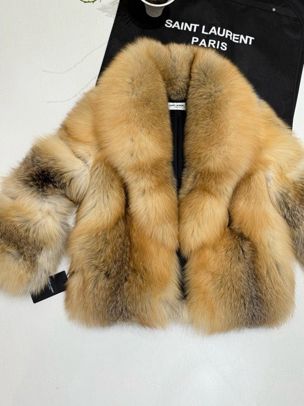 Fur coat of fox fur
