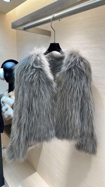 Шуба из лисьего меха