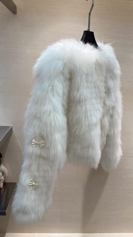 Fur coat of fox fur фото 2